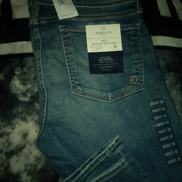 Jeans - Picture 2 of 5